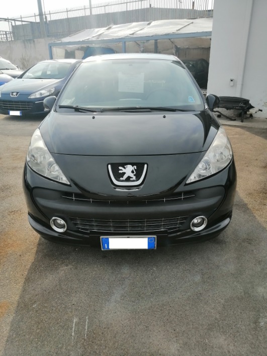 "PEUGEOT 207 1.4 HDi 70 CV perfetto stato"