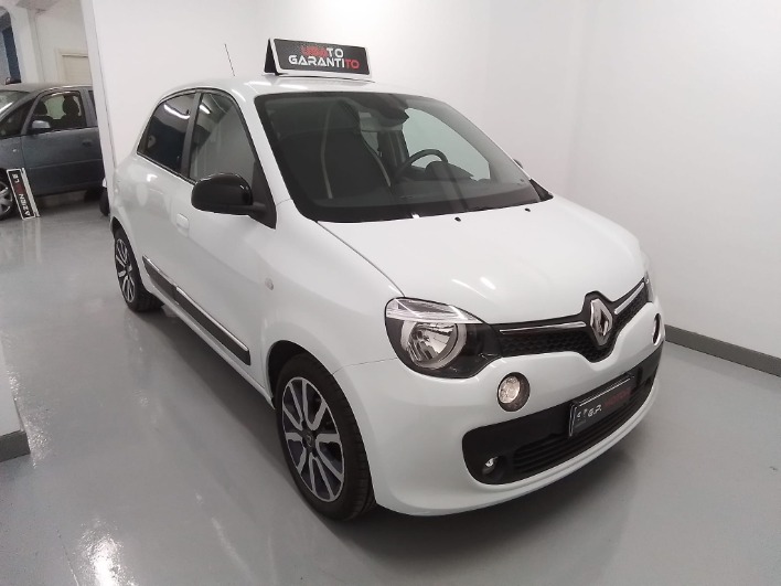 "RENAULT TWINGO LOVELY"