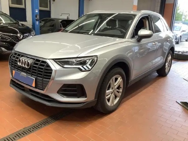 "Audi Q3 35 TDI quattro Business Advanced"