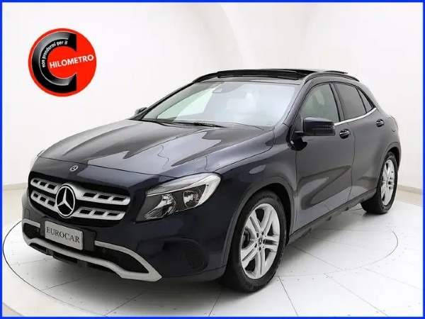 "Mercedes-Benz GLA 200 D 136CV Automatic 4MATIC Business\u2714\ufe0fTetto\u2714\ufe0f"