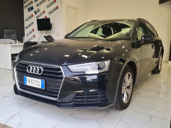 "AUDI A4 BUSINESS 2.0 150CV"