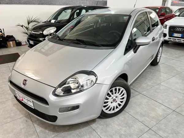 "Fiat Punto 1.3 Mjt 85 CV 3 porte ECO Lounge 2014"