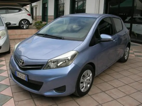 "TOYOTA Yaris 1.4 D-4D 5 porte Lounge"