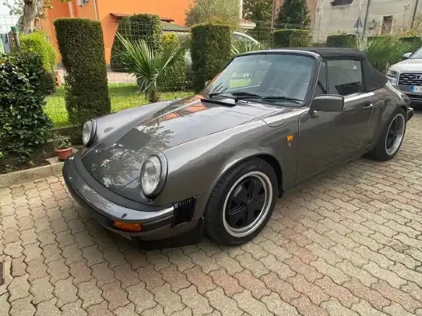 "Porsche 911 Carrera 3.2 Cabrio 231 CV"