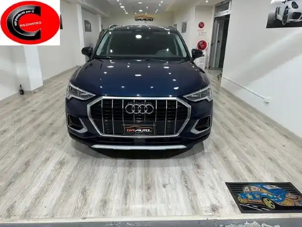 "Audi Q3 35 TDI S tronic 150 CV Automatica Luci Biled Mat"