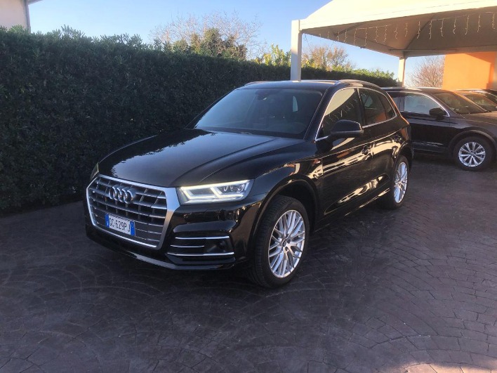 "AUDI Q5 40 TDI 204 CV quattro S tronic S line"