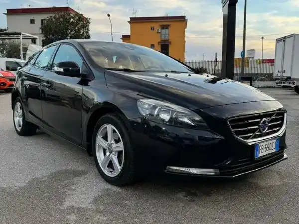 "Volvo V40 V40 1.6 d2 Momentum"