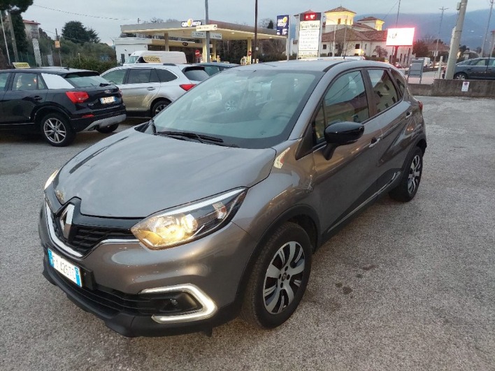 "RENAULT Captur dCi 8V 90 CV EDC Business NEOPATENTATI"