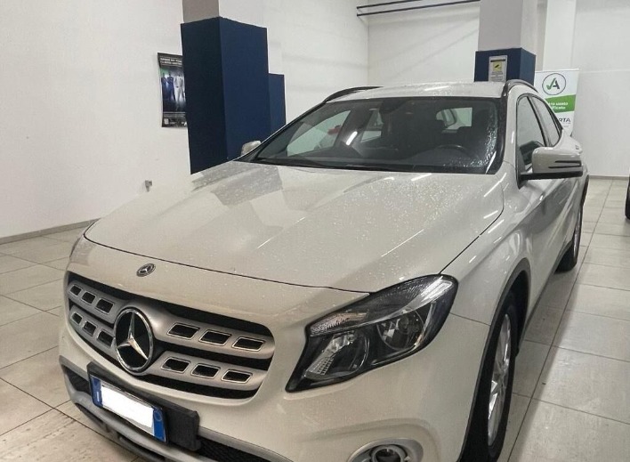 "MERCEDES-BENZ GLA 1.5 BUSINESS EXTRA"