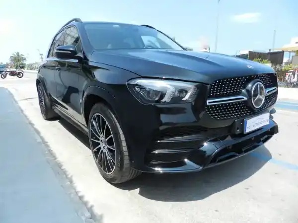 "Mercedes-Benz GLE 300 GLE 300 d Premium"