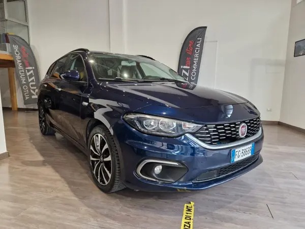 "Fiat Tipo Fiat Tipo sw cc 1600 cv 120 Lounge"