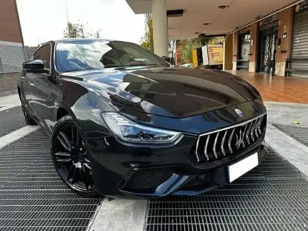 "Maserati Ghibli V6 Diesel 275 CV Gransport"