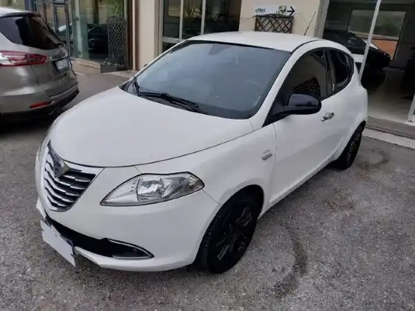 "Lancia Ypsilon 1.2 69 CV 5 porte GPL Ecochic Gold"