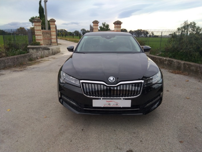 "SKODA SUPERB IBRID 1.4"