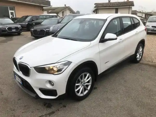 "BMW X1 X1 xdrive18d Advantage auto"