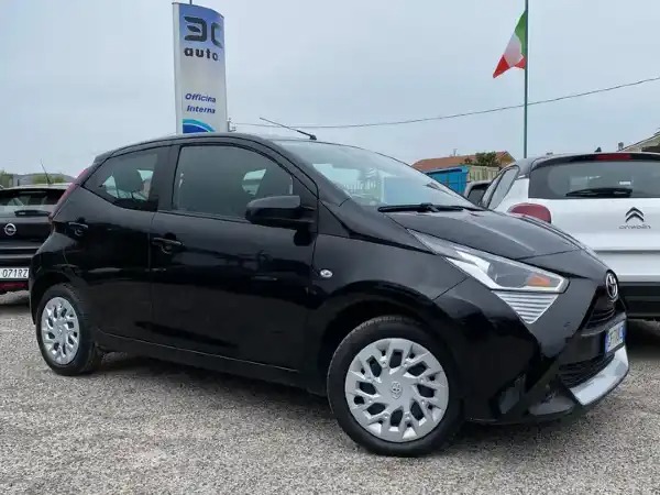 "Toyota Aygo 5p 1.0 x-business 72cv,Bluetooht,Retrovisori elett"