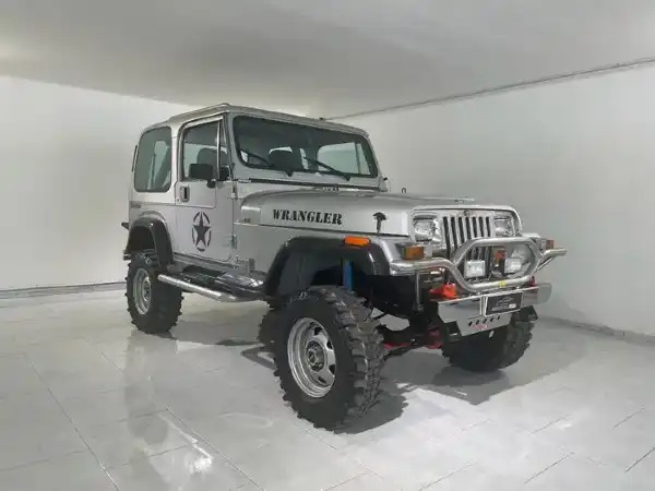 "Jeep Wrangler Laredo 4x4 iscritto ASI"