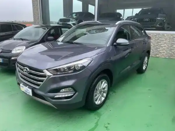 "Hyundai TUCSON 1.7 crdi Xpossible 2wd 115cv"