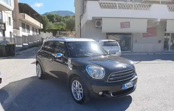 "Mini Countryman cooper d TETTO GARANZIA"