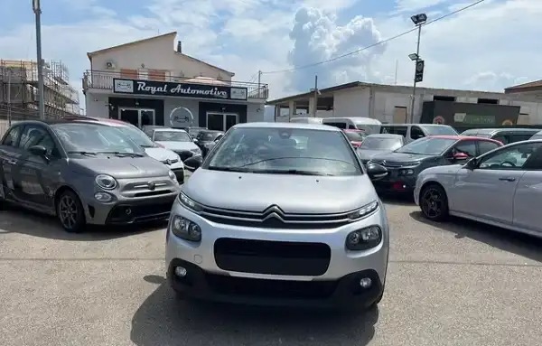 "CITROEN C3 PureTech 82 Shine"