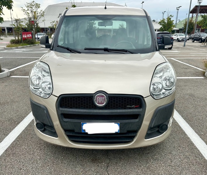 "FIAT Dobl\u00f2 3\u00aa serie - 2011"