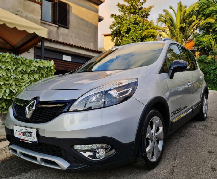 "Renault Scenic XMod CROSS 1.5DCI 110cv"