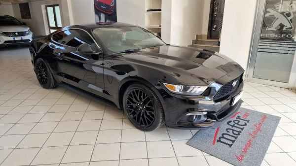 "Ford Mustang Fastback 2.3 ecoboost 317cv auto"