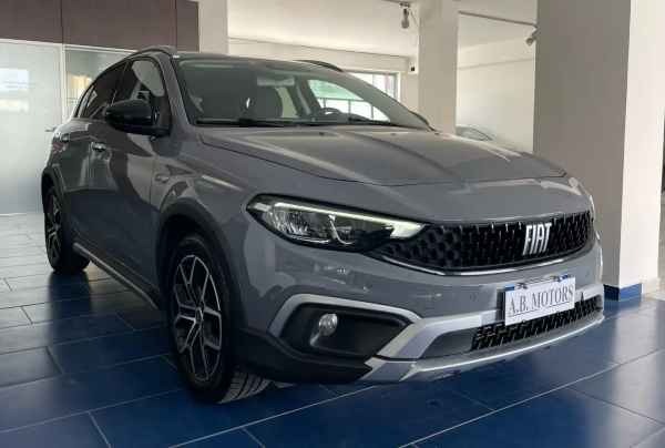 "Fiat Tipo Tipo 5p 1.6 mjt Cross"