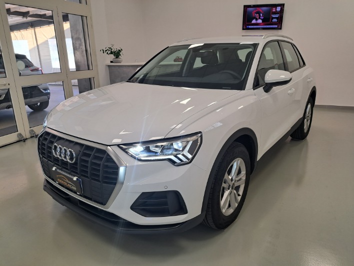 "Audi Q3 35 2.0 tdi Business s-tronic"