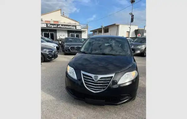 "LANCIA Ypsilon 1.2 69 CV 5p. S&S Platinum"