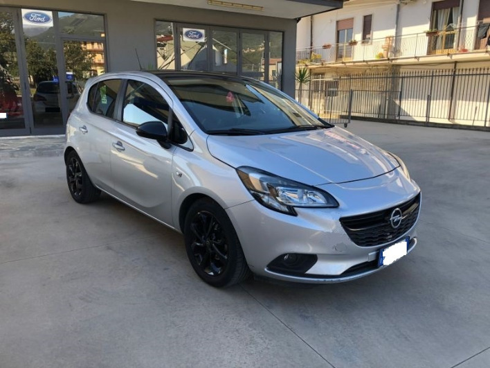 "Opel Corsa 1.2 69cv anno 2017 B-Color"