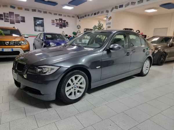 "BMW 318 i CAMBIO MANUALE"
