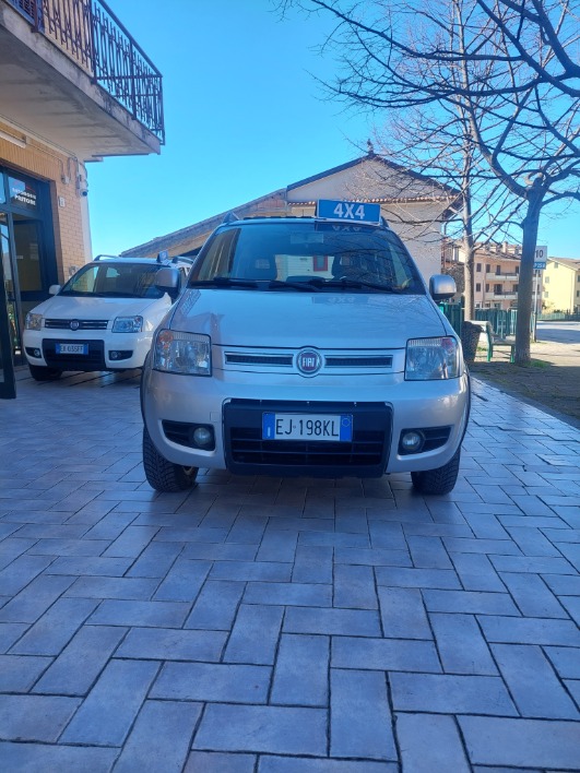 "FIAT PANDA 4X4 CLIMBING"