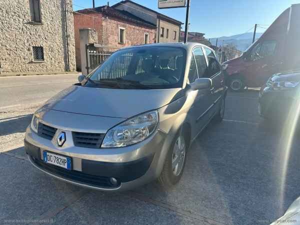 "Renault Scenic 1.9 dCi 130 CV Luxe"