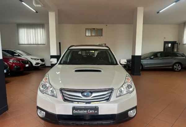"Subaru OUTBACK 2.0D VC 150CV 4WD TETTO APRIBILE"