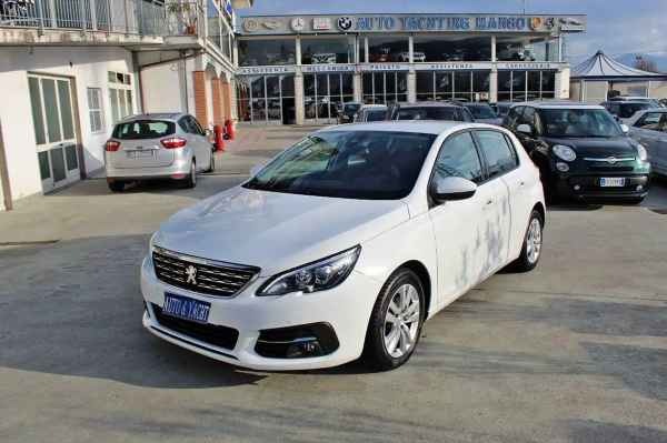"Peugeot 308 BlueHDi 130 EAT8 S&S Business"