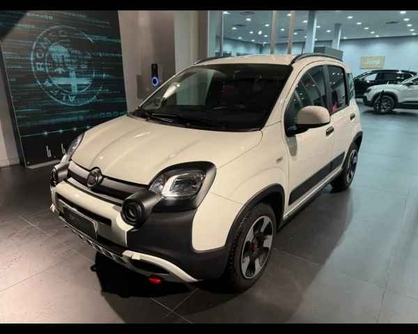 "Fiat Panda 1.0 FireFly Hybrid Cross"