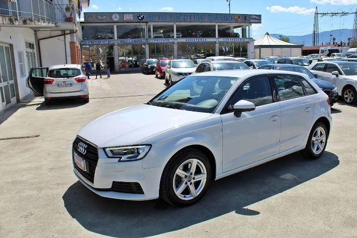 "Audi A3 SPB 35 TDI S tronic Business"