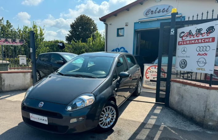 "Fiat Punto 1.2 8V 5 porte Street 30,000km"