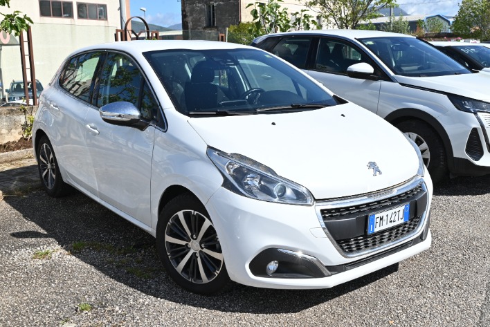 "PEUGEOT 208 1.6 75CV ALLURE"