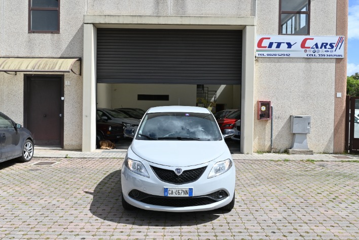 "LANCIA YPSILON VERSIONE GOLD 1.2 69 CV  BENZINA"