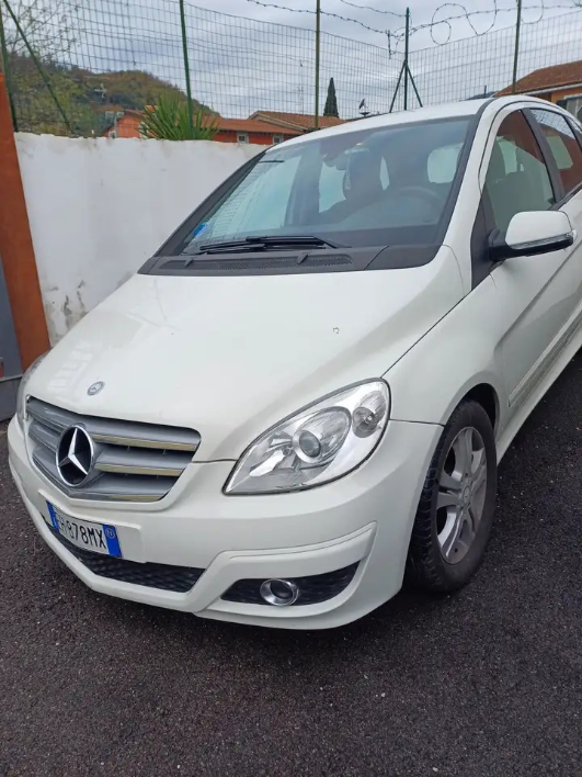"Mercedes-Benz B 180 B 180 cdi Premium"
