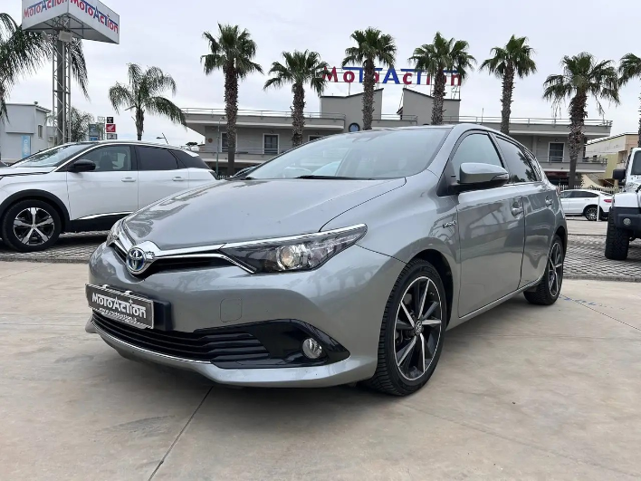 "Toyota Auris 1.8h Lounge cvt"