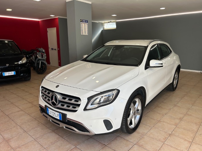"GLA 200 d 136 cv 2019"