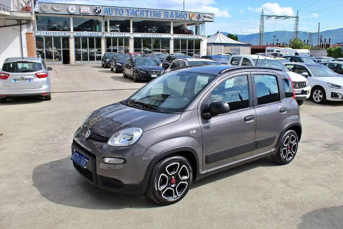 "Fiat Panda 1.0 FireFly S&S Hybrid City Cross"