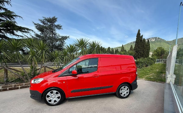 "FORD - Transit Courier"