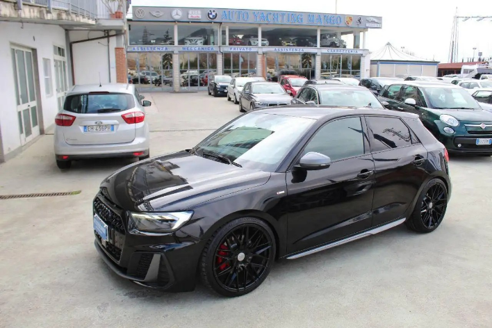 "Audi A1 SPB 40 TFSI S tronic S line edition"