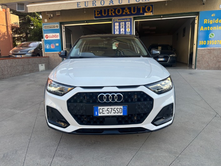 "Audi A1 citycarver 35 TFSI Identity Contrast - 2021"