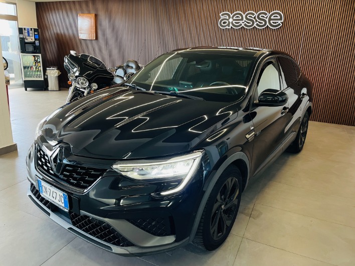 "bellissima Renault Arkana 1.6 e-tech 145cv Full Hybrid"