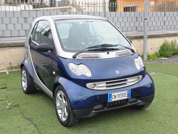 "SMART FORTWO 0.8 DIESEL - 2004"